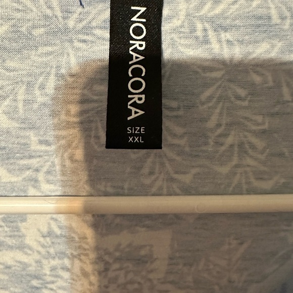 Blue and White Relaxed Blouse with V-Neck and Long Sleeves - Picture 2 of 6